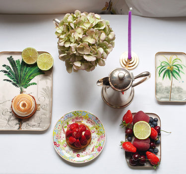 ambiance Plateau émaillé Cocotier avec motif palmier exotique