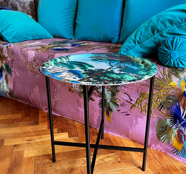 "Plateau décoratif rond en bois et pied en métal noir pour en faire une table d'appoint