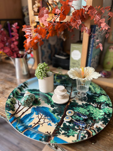 "Plateau décoratif rond motif paysage méditerranéen  avec la mer  et des pins 