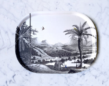 "Plateau ovale en bois décoré d'un paysage du Mékong avec montagne, forêt tropicale et éléphant"