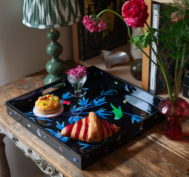 Plateau  carré en laque noire  " Jardin des merveilles"