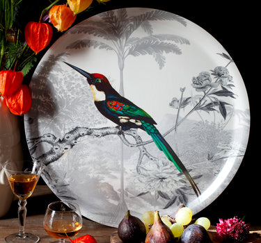 "ambiance chaleureuse Plateau décoratif Jacamar émeraude scène tropicale oiseau jungle luxuriante"