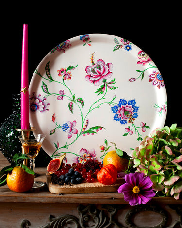 ambiance fruits rouges bougie plateau fleurs indiennes